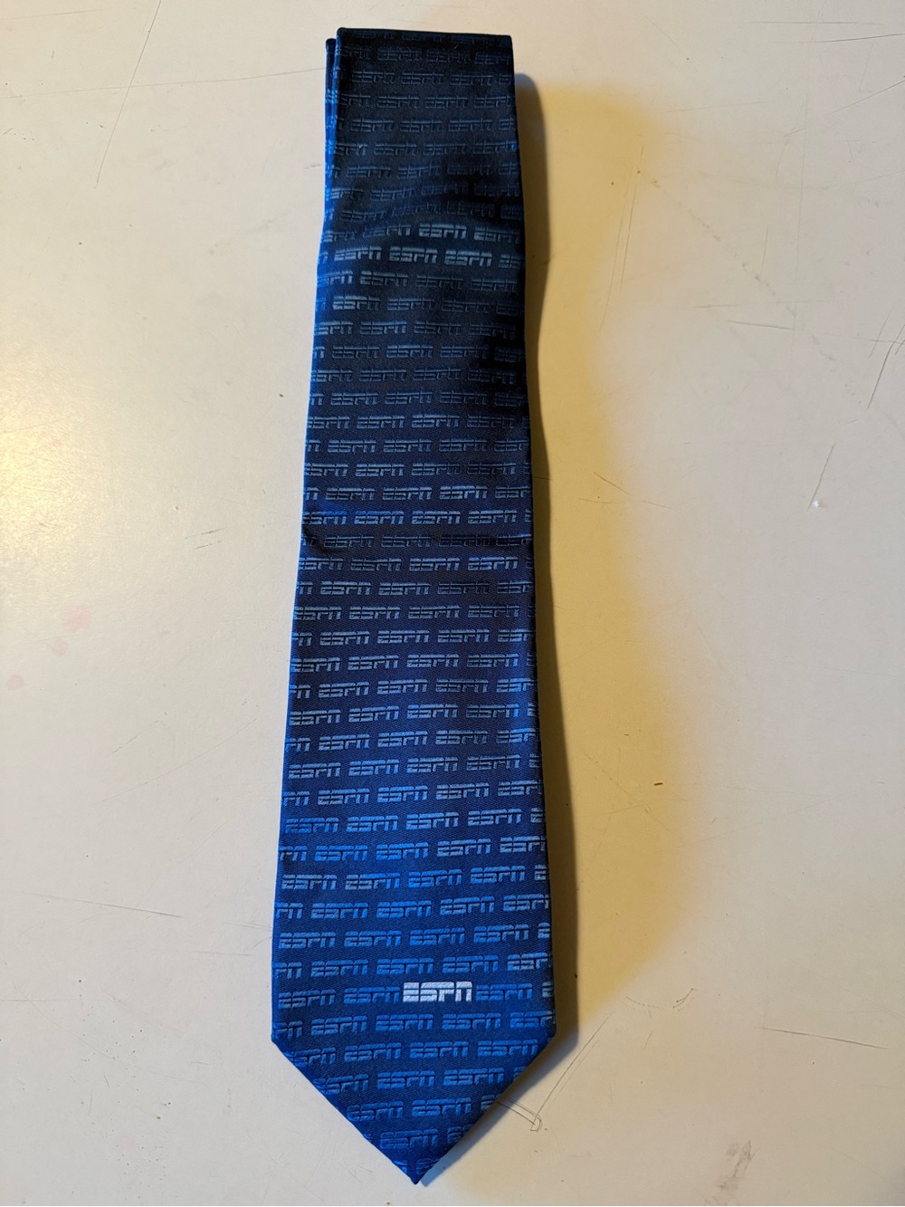 ESPN Logo All over Blue 3.5” x 60” 100% Silk Excellent Football NBA Hockey.